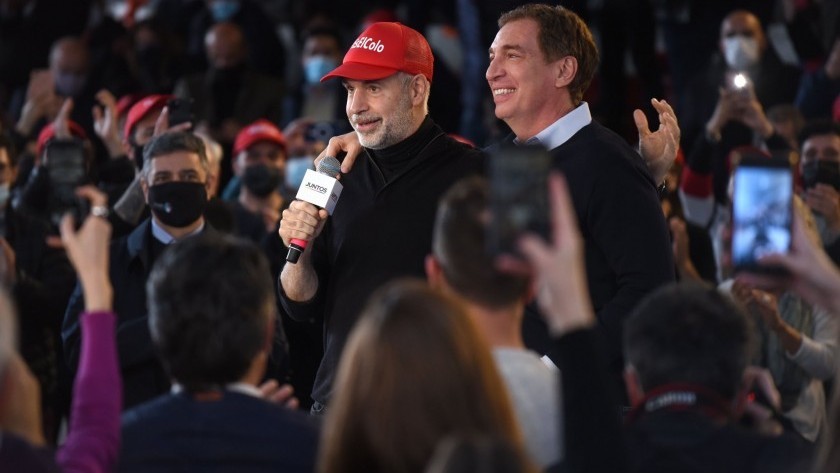 Juntos por el Cambio: Santilli se lanzó como precandidato a gobernador bonaerense por redes