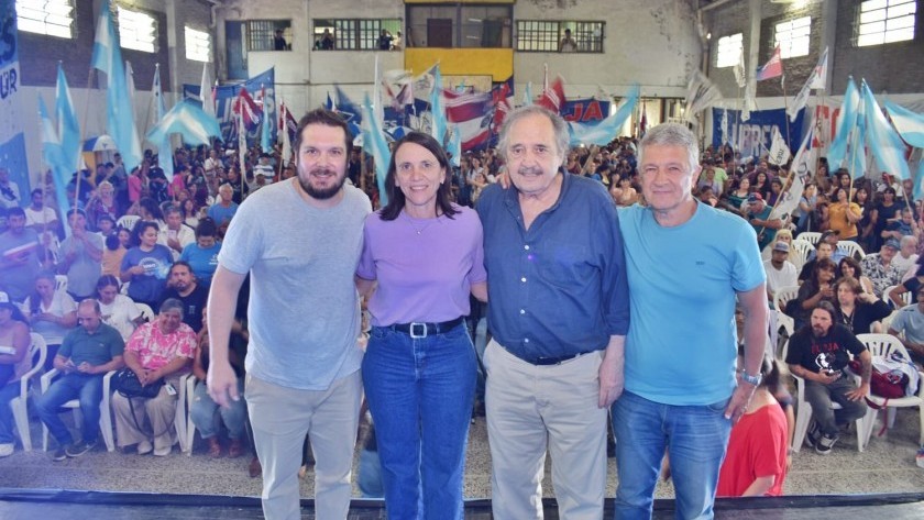 Ricardo Alfonsín lanzó el Frente Amplio por la Democracia y anticipó su candidatura a diputado