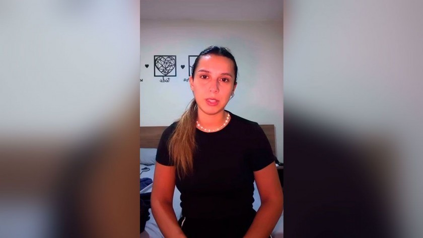 Ordenaron la liberación de la abogada argentina detenida por realizar gestos racistas