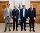 Weretilneck firmó con Nación el traspaso de las rutas 22 y 151 y el Tren del Valle