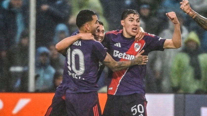 11 contra 10, River le ganó sobre la hora a Atlético en Tucumán